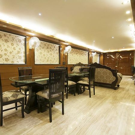Wood Castle Grand Hotel New Delhi Exterior photo