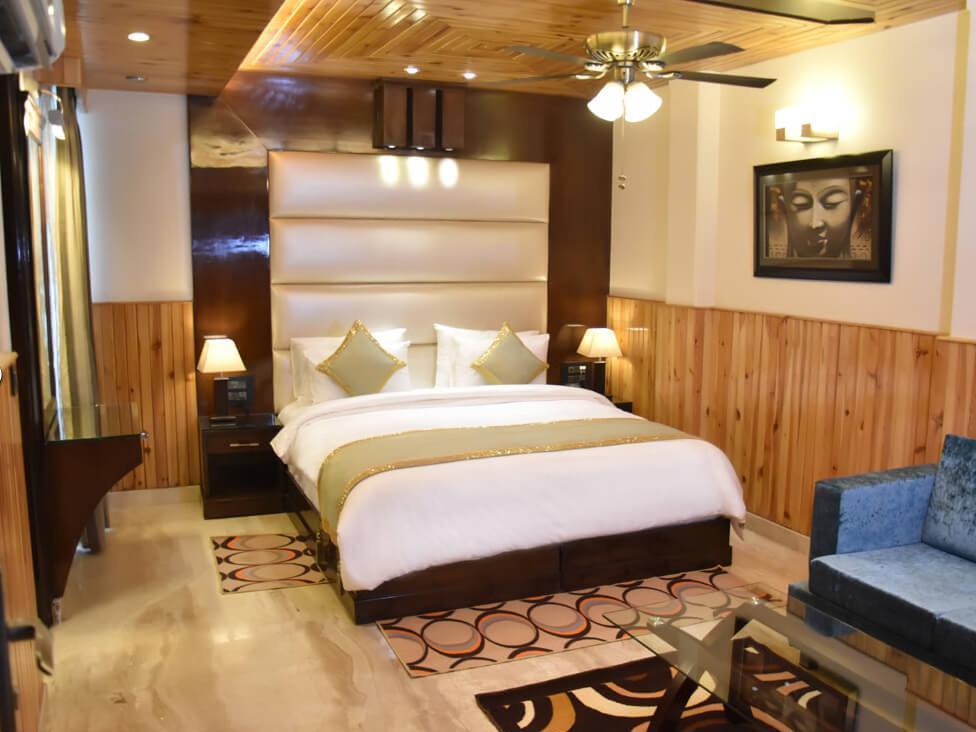 Wood Castle Grand Hotel New Delhi Exterior photo