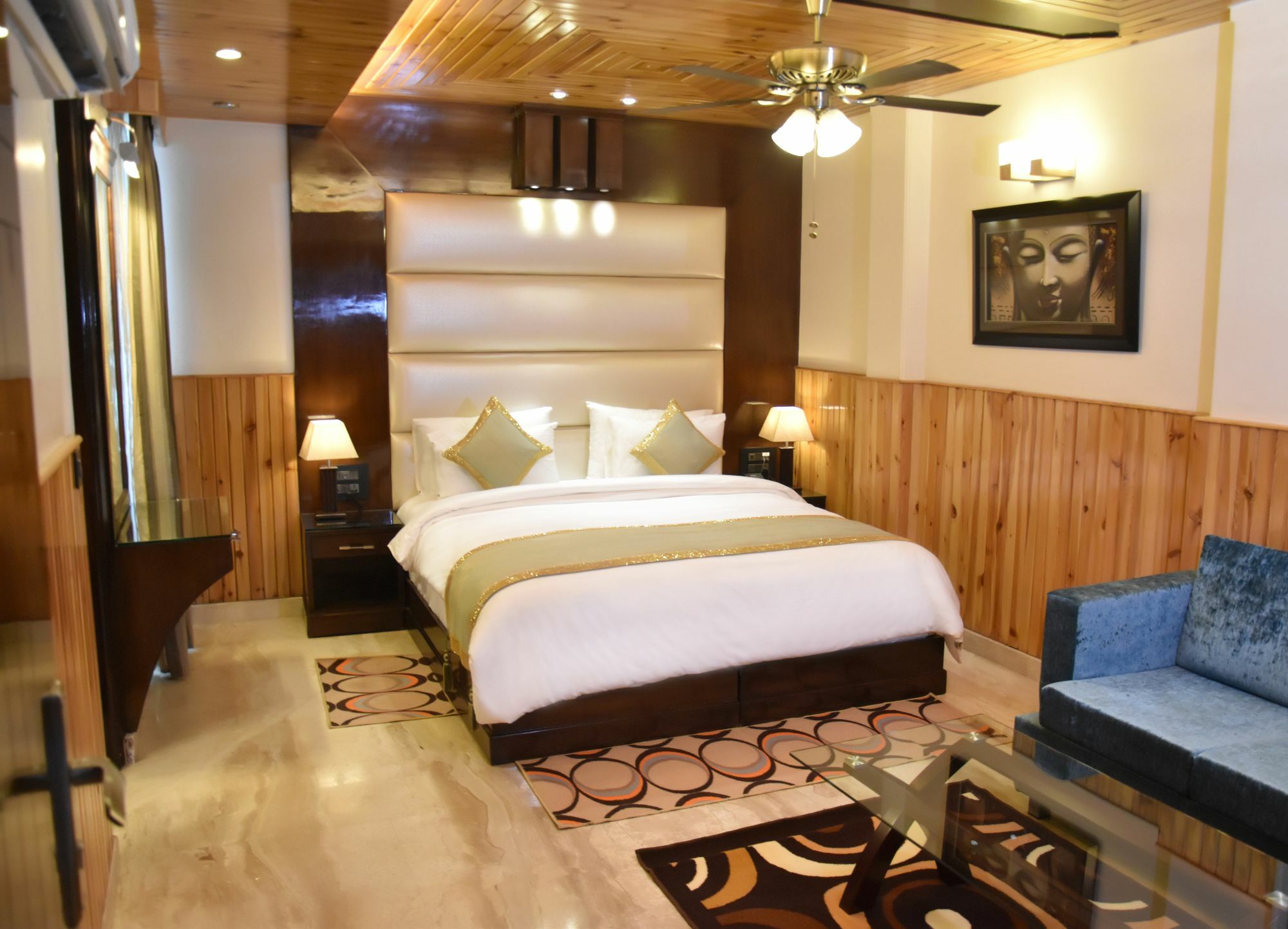 Wood Castle Grand Hotel New Delhi Exterior photo